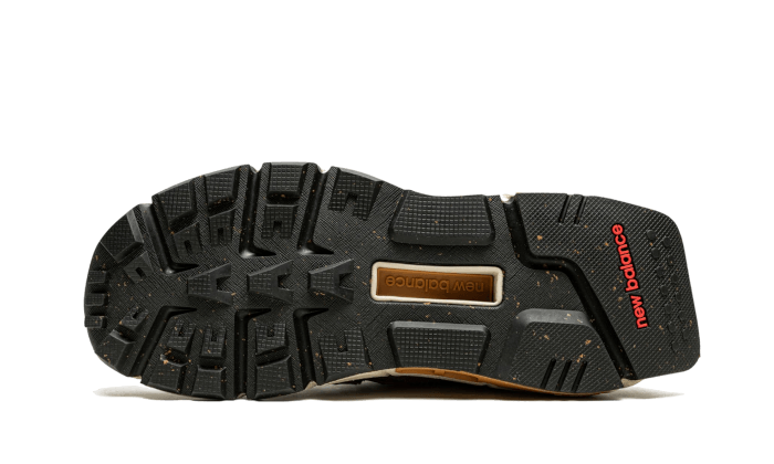 574-salehe-bembury-yurt-team-forest-green-5199ee