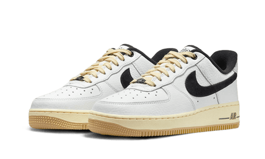 air-force-1-07-lx-low-command-force-summit-white-black-5199ee