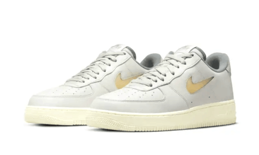 air-force-1-low-light-bone-and-coconut-milk-5199ee