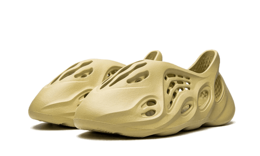 yeezy-foam-rnnr-sulfur-5199ee