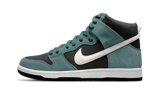 nike-sb-dunk-high-green-suede-5199ee