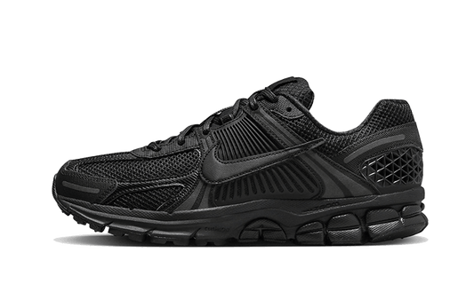 vomero-5-triple-black-5199ee