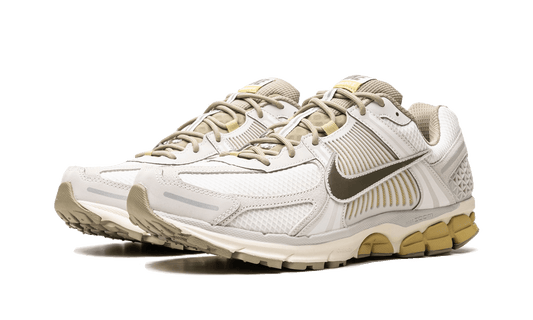 zoom-vomero-5-light-bone-medium-olive-5199ee