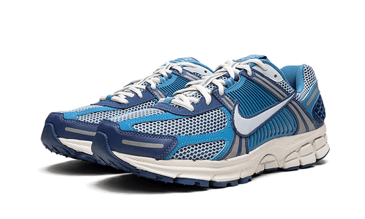 zoom-vomero-5-worn-blue-5199ee