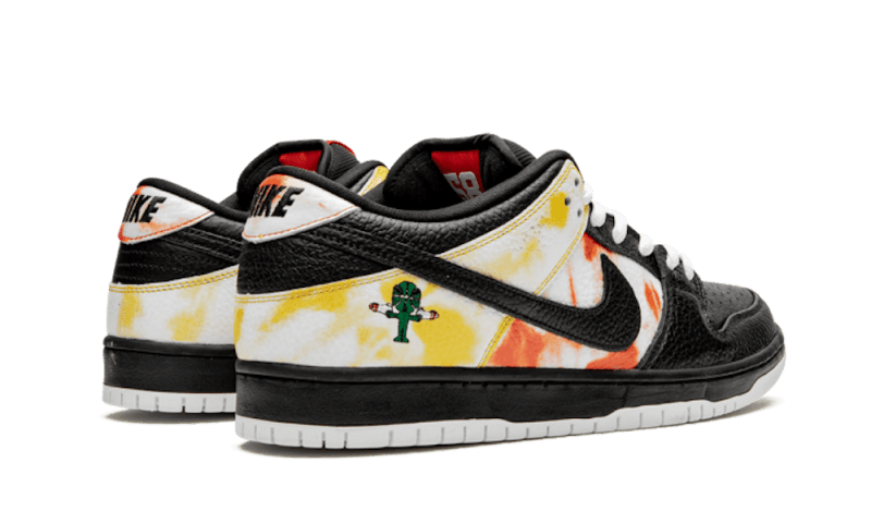 sb-dunk-low-raygun-tie-dye-home-5199ee